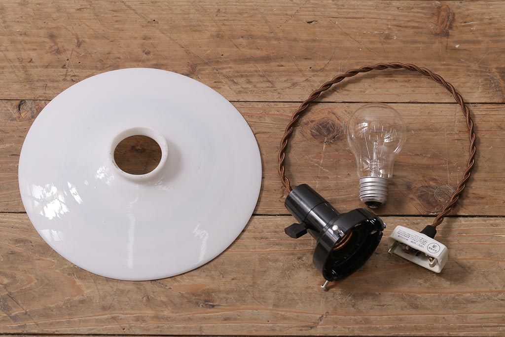 アンティーク照明　戦前　和製アンティーク　レトロな佇まいが趣き溢れる平笠ペンダントライト(天井照明、吊り下げ照明、電笠)(R-043586)