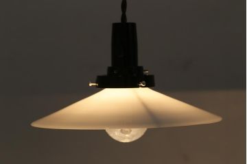 アンティーク照明　戦前　和製アンティーク　レトロな佇まいが趣き溢れる平笠ペンダントライト(天井照明、吊り下げ照明、電笠)(R-043587)