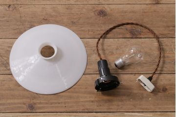 アンティーク照明　戦前　和製アンティーク　レトロな佇まいが趣き溢れる平笠ペンダントライト(天井照明、吊り下げ照明、電笠)(R-043587)