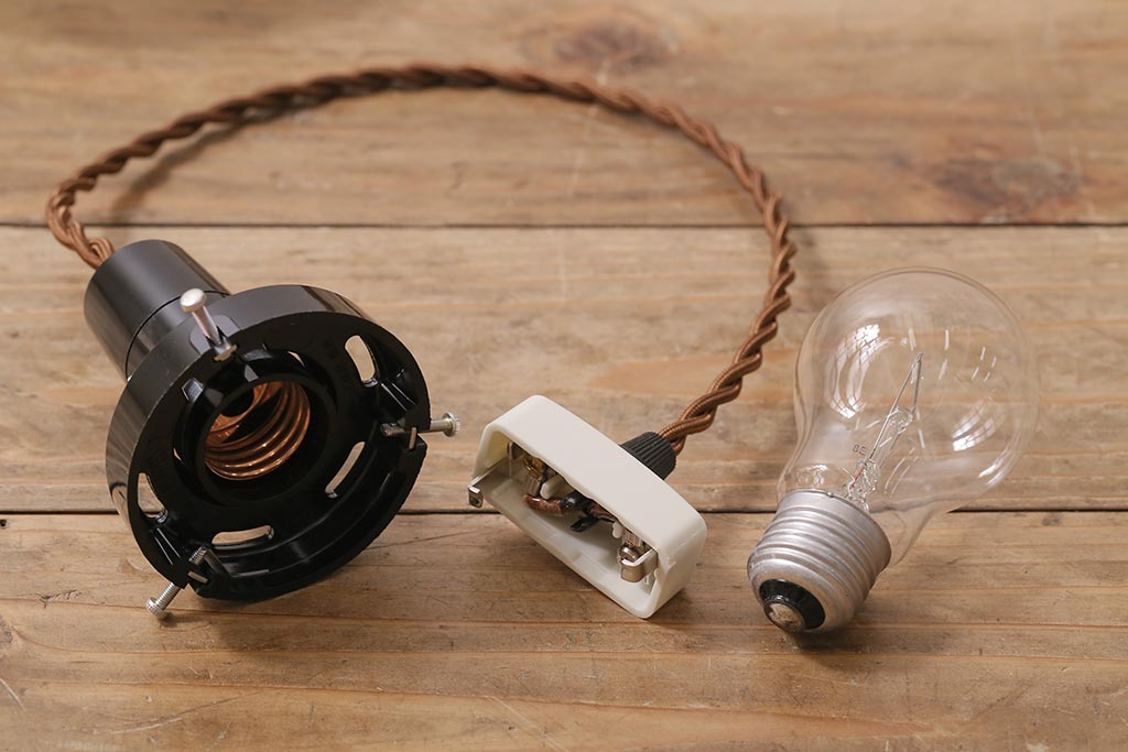 アンティーク照明　戦前　和製アンティーク　レトロな佇まいが趣き溢れる平笠ペンダントライト(天井照明、吊り下げ照明、電笠)(R-043587)