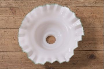 アンティーク照明　昭和初期　おたるガラス　緑縁　フリルシェードの天井照明(北一硝子?ランプシェード、電笠、花笠)(R-043588)
