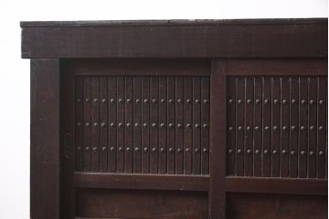 アンティーク家具　和製アンティーク　六尺　堅牢な雰囲気が和の空間を高める水屋箪笥サイドボード(テレビ台、収納棚、戸棚、キャビネット)(R-043595)