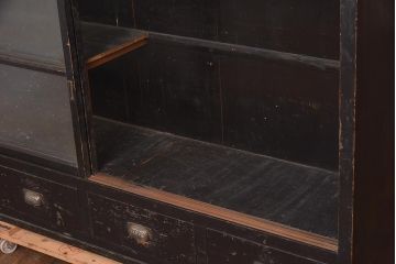 アンティーク家具　和製アンティーク　大正昭和初期　引き出し付の重ねガラス戸棚(キャビネット、収納棚)(R-043598)