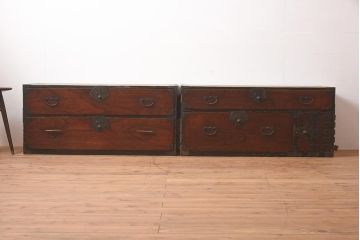 アンティーク家具　明治期　前面ケヤキ材　古い質感が味わい深い重ね箪笥(引き出し、衣装箪笥)(R-043600)