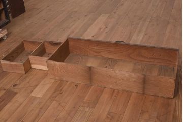 アンティーク家具　明治期　前面ケヤキ材　古い質感が味わい深い重ね箪笥(引き出し、衣装箪笥)(R-043600)