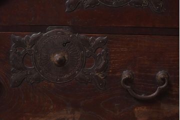 アンティーク家具　明治大正期　前面ケヤキ材　迫力ある金具の仙台箪笥ローボード(野郎箪笥、時代箪笥、衣装箪笥、テレビ台)(R-043602)