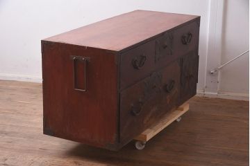 アンティーク家具　明治大正期　前面ケヤキ材　迫力ある金具の仙台箪笥ローボード(野郎箪笥、時代箪笥、衣装箪笥、テレビ台)(R-043602)
