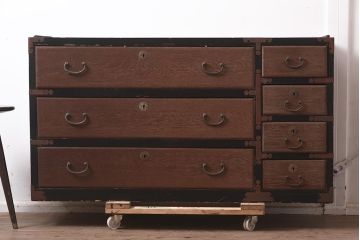 アンティーク家具　明治大正期　引き出し7杯　モダンなデザインが魅力の箪笥ローチェスト(引き出し、和タンス、時代箪笥)(R-043604)