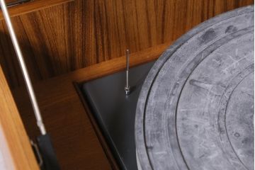 ジャンク品　イギリスビンテージ　Dynatron Radio Ltd・GOLDRING Lenco GL72　オーディオ機器付きキャビネット(ラジオグラム、レコードプレイヤー、ミュージックキャビネット、ヴィンテージ)(R-043607)