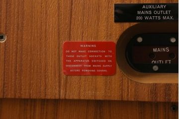 ジャンク品　イギリスビンテージ　Dynatron Radio Ltd・GOLDRING Lenco GL72　オーディオ機器付きキャビネット(ラジオグラム、レコードプレイヤー、ミュージックキャビネット、ヴィンテージ)(R-043607)