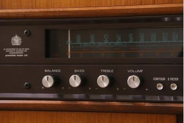 ジャンク品　イギリスビンテージ　Dynatron Radio Ltd・GOLDRING Lenco GL72　オーディオ機器付きキャビネット(ラジオグラム、レコードプレイヤー、ミュージックキャビネット、ヴィンテージ)(R-043607)
