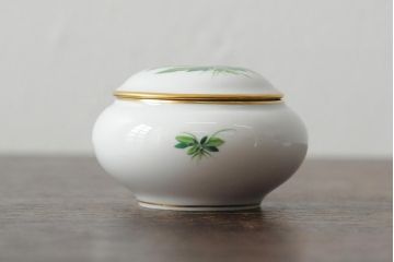 アンティーク雑貨　MEISSEN(マイセン)　ブルーオニオン　Dresden　プレートと小物入れ3点セット(洋食器、小皿、シュガーポット、蓋付)(R-043612)