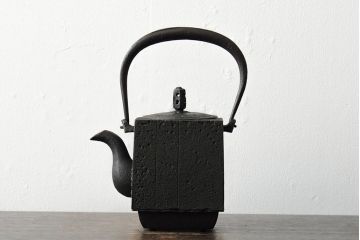 長谷川雅山　方客手取釜　鉄瓶　共箱付(茶道具)(R-043613)