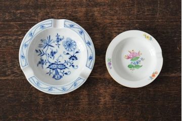 MEISSEN(マイセン)　ブルーオニオンとベーシックフラワーのアッシュトレイ2枚セット(灰皿、西洋陶磁器)(R043615)