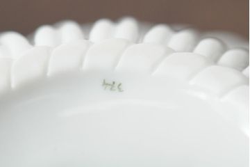 ハンガリー　HEREND(ヘレンド)　ウィーンの薔薇(VRH)・バスケット　フルーツ&フラワー(FRN)・スモールボウル(小物入れ、カップ、小鉢、洋食器)(R-043619)