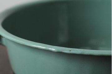 アンティーク雑貨　昭和期　レトロなホーロー両手鍋・ボウル(琺瑯、蓋付きなべ、ディスプレイ)(R-043621)