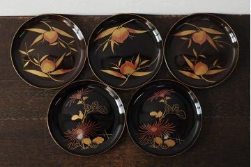 大正昭和初期　菊・桃図　蒔絵木皿5枚セット(漆器、木製皿、銘々皿)(R-043622)