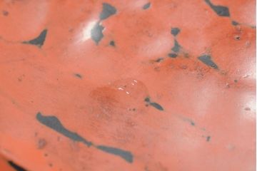 大正昭和初期　菊図根来塗彫刻木皿(漆器、木製皿)(R-043624)