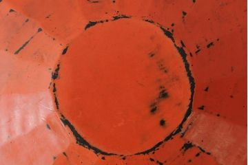 大正昭和初期　菊図根来塗彫刻木皿(漆器、木製皿)(R-043624)