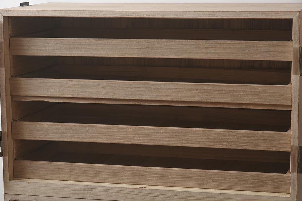 ビンテージ家具　昭和後期　衣装盆付き　品のある佇まいが魅力の重ね箪笥(衣装箪笥、着物箪笥、和タンス)(R-043640)