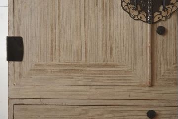 ビンテージ家具　昭和後期　衣装盆付き　品のある佇まいが魅力の重ね箪笥(衣装箪笥、着物箪笥、和タンス)(R-043640)