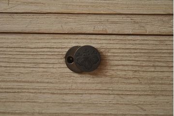 ビンテージ家具　昭和後期　衣装盆付き　品のある佇まいが魅力の重ね箪笥(衣装箪笥、着物箪笥、和タンス)(R-043640)