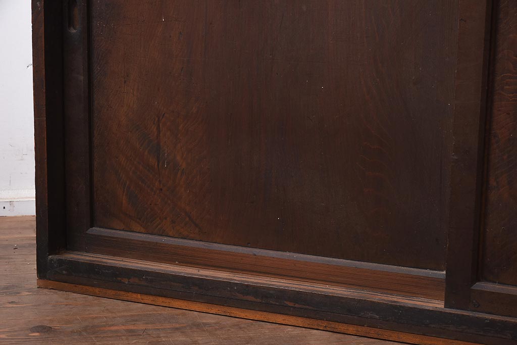 アンティーク家具　大正昭和初期　シンプルなデザインが魅力の戸棚(収納棚)(R-043642)