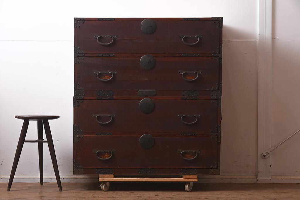 アンティーク家具　ヒノキ材　古い木の質感が味わい深い重ね箪笥(衣装箪笥、時代箪笥、引き出し)(R-043693)