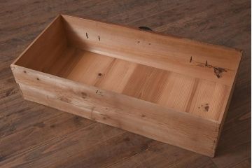 アンティーク家具　ヒノキ材　古い木の質感が味わい深い重ね箪笥(衣装箪笥、時代箪笥、引き出し)(R-043693)