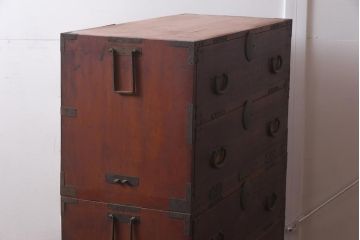 アンティーク家具　ヒノキ材　古い木の質感が味わい深い重ね箪笥(衣装箪笥、時代箪笥、引き出し)(R-043693)