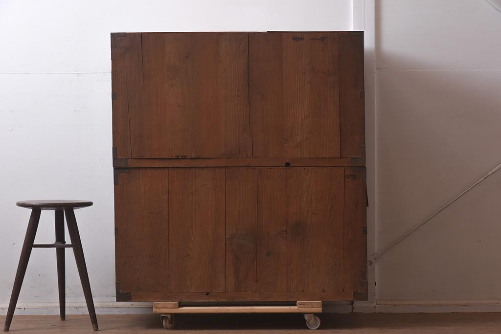 アンティーク家具　ヒノキ材　古い木の質感が味わい深い重ね箪笥(衣装箪笥、時代箪笥、引き出し)(R-043693)