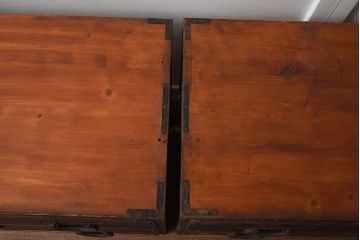 アンティーク家具　ヒノキ材　古い木の質感が味わい深い重ね箪笥(衣装箪笥、時代箪笥、引き出し)(R-043693)