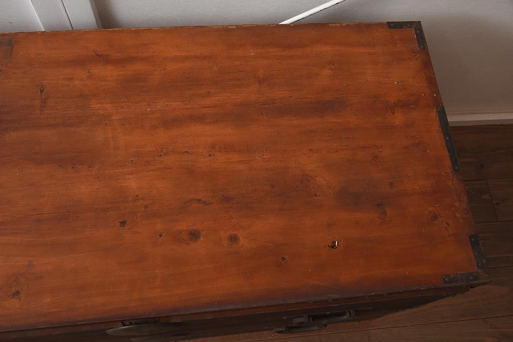 アンティーク家具　ヒノキ材　古い木の質感が味わい深い重ね箪笥(衣装箪笥、時代箪笥、引き出し)(R-043693)