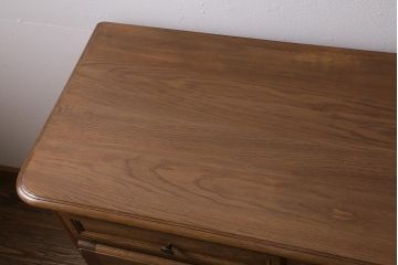 アンティーク家具　フランスアンティーク　オーク材　クラシカルな雰囲気が魅力のサイドボード(収納棚)(R-043694)