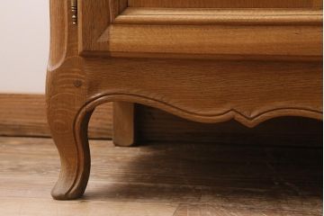 アンティーク家具　フランスアンティーク　オーク材　クラシカルな雰囲気が魅力のサイドボード(収納棚)(R-043694)