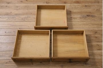 アンティーク家具　フランスアンティーク　オーク材　クラシカルな雰囲気が魅力のサイドボード(収納棚)(R-043694)
