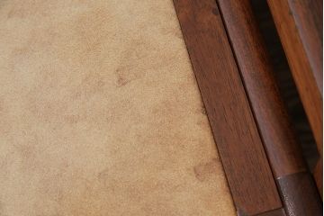 ヴィンテージ家具　イギリスビンテージ　チーク材　タイルトップ　ミッドセンチュリーな雰囲気漂うネストテーブル(サイドテーブル)(R-043696)