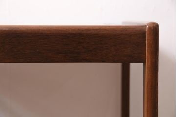 ヴィンテージ家具　イギリスビンテージ　チーク材　タイルトップ　ミッドセンチュリーな雰囲気漂うネストテーブル(サイドテーブル)(R-043696)