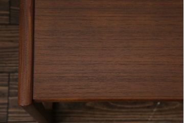 ヴィンテージ家具　北欧ビンテージ　G-PLAN(ジープラン)　チーク材　温かみのある木味が魅力のネストテーブル(サイドテーブル)(R-043698)