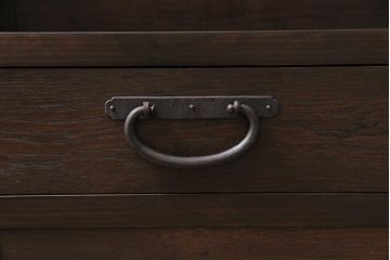 ラフジュ工房オリジナル　古建具リメイク　前板栗材　引き出し付き　和モダンな脚付きキャビネット(水屋、収納棚、戸棚)(R-043699)