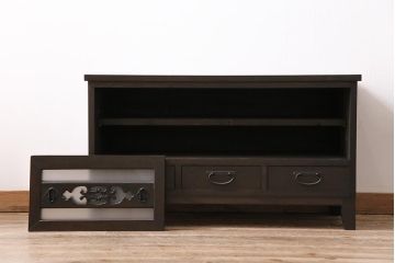 ラフジュ工房オリジナル　古建具リメイク　前板栗材　引き出し付き　和モダンな脚付きローボード(水屋、収納棚、戸棚)(R-043702)