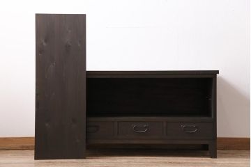 ラフジュ工房オリジナル　古建具リメイク　前板栗材　引き出し付き　和モダンな脚付きローボード(水屋、収納棚、戸棚)(R-043702)