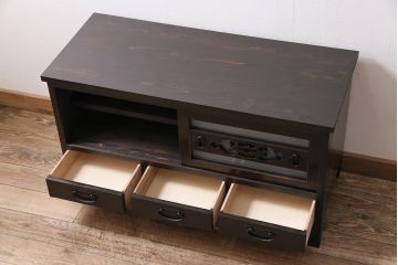 ラフジュ工房オリジナル　古建具リメイク　前板栗材　引き出し付き　和モダンな脚付きローボード(水屋、収納棚、戸棚)(R-043702)