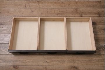 ラフジュ工房オリジナル　古建具リメイク　前板栗材　引き出し付き　和モダンな脚付きローボード(水屋、収納棚、戸棚)(R-043702)