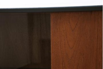 ヴィンテージ家具　イギリスビンテージ　Herbert E.Gibbs(ハーバート・E・ギブス)　北欧風のペイントキャビネット(戸棚、飾り棚)(R-043705)