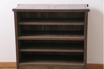 アンティーク家具　当店オリジナルガラス　前面ヒノキ材　引き出し付き　レトロモダンな戸棚(収納棚、キャビネット)(R-043706)