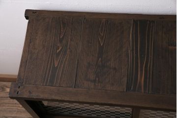 アンティーク家具　当店オリジナルガラス　前面ヒノキ材　引き出し付き　レトロモダンな戸棚(収納棚、キャビネット)(R-043706)