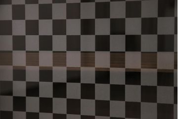 アンティーク家具　当店オリジナルガラス　前面ヒノキ材　引き出し付き　レトロモダンな戸棚(収納棚、キャビネット)(R-043706)