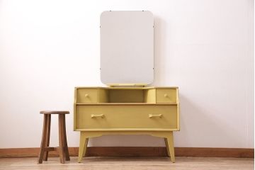北欧ヴィンテージ　当店でペイントを施した可愛らしい佇まいが魅力的!人気のG-PLANのドレッサー(鏡、鏡台、ビンテージ)(R-043707)
