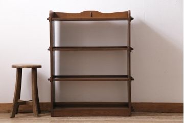 ビンテージ家具　昭和レトロ　ヒノキ・タモ材　ワンポイントの浮き彫りがおしゃれな楔式の本棚(ブックシェルフ)(R-043708)